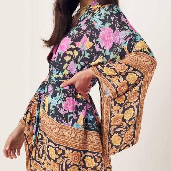 NEW NWT Spell & The Gypsy Butterfly Short Robe Firefly Print Kimono Sleeves M/L - Picture 4 of 15